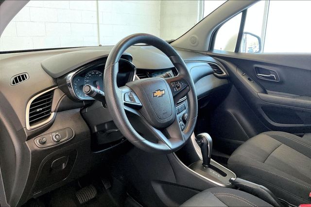 Thumbnail: 2018 Chevrolet Trax - 2