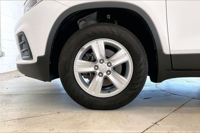 Thumbnail: 2018 Chevrolet Trax - 8