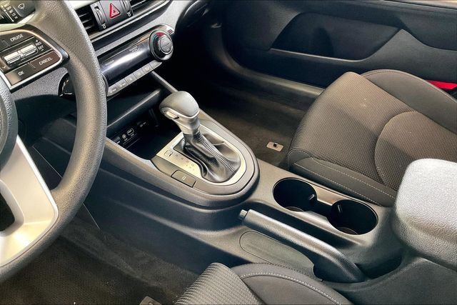 Thumbnail: 2019 Kia Forte - 17
