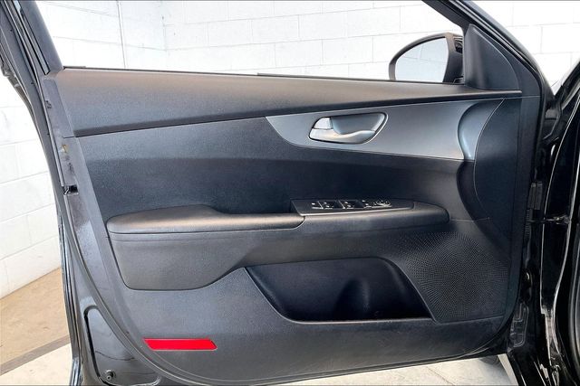 Thumbnail: 2019 Kia Forte - 28