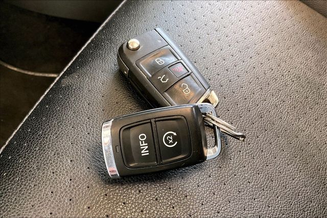 Thumbnail: 2019 Volkswagen Tiguan - 20