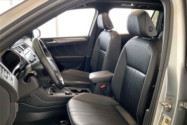 Thumbnail: 2022 Volkswagen Tiguan - 11