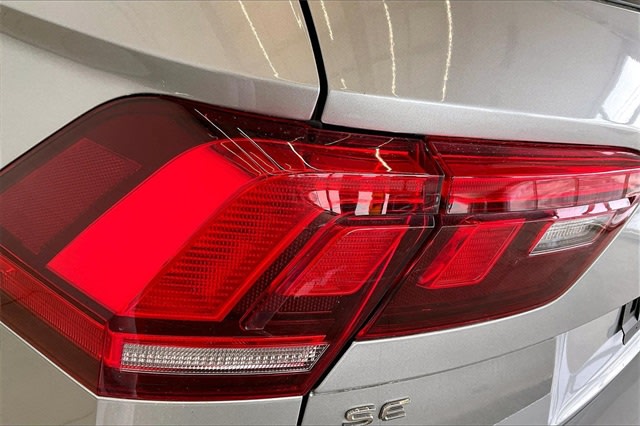 Thumbnail: 2022 Volkswagen Tiguan - 32
