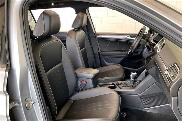 Thumbnail: 2022 Volkswagen Tiguan - 20