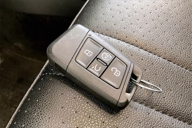 Thumbnail: 2022 Volkswagen Tiguan - 18