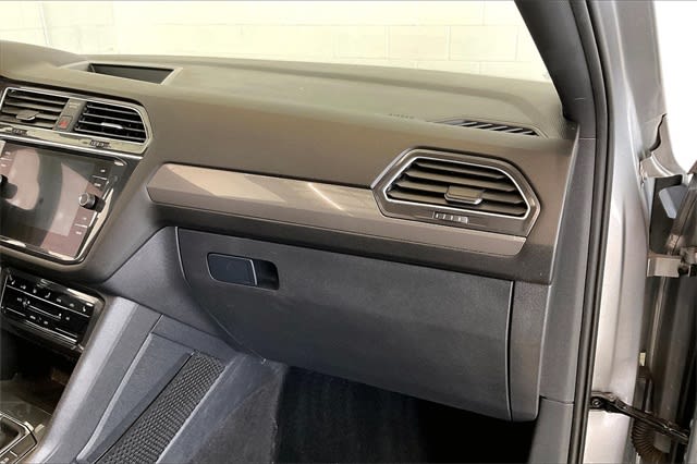 Thumbnail: 2022 Volkswagen Tiguan - 24