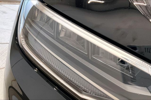 Thumbnail: 2023 Volkswagen Tiguan - 30