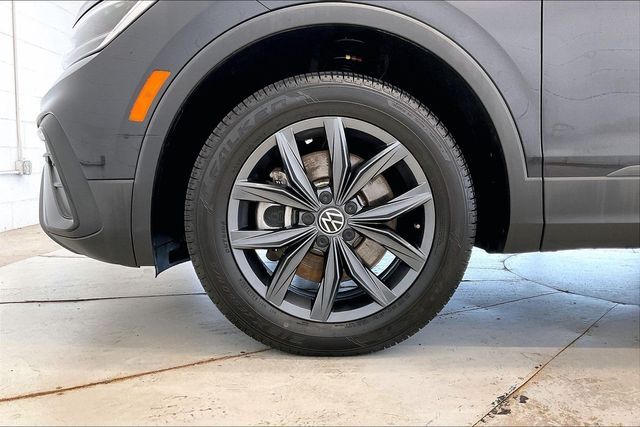 Thumbnail: 2023 Volkswagen Tiguan - 8