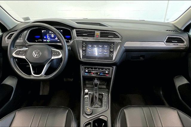 Thumbnail: 2023 Volkswagen Tiguan - 10