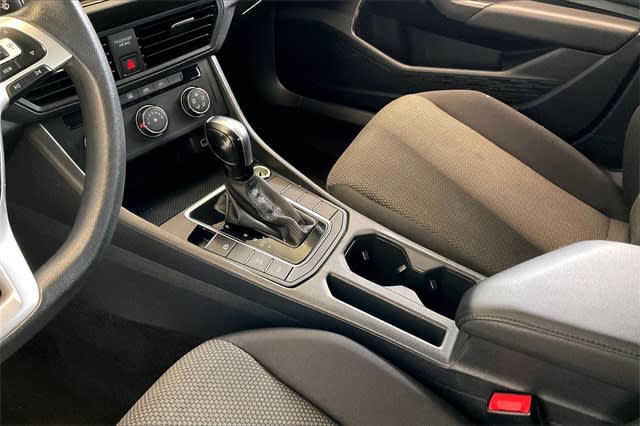 Thumbnail: 2019 Volkswagen Jetta - 17