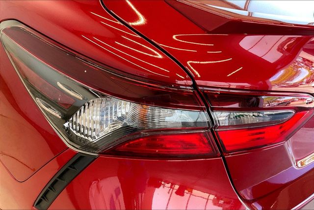 Thumbnail: 2021 Toyota Camry - 32