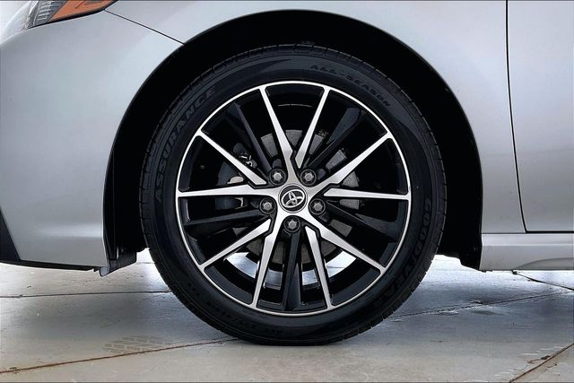 Thumbnail: 2021 Toyota Camry - 8