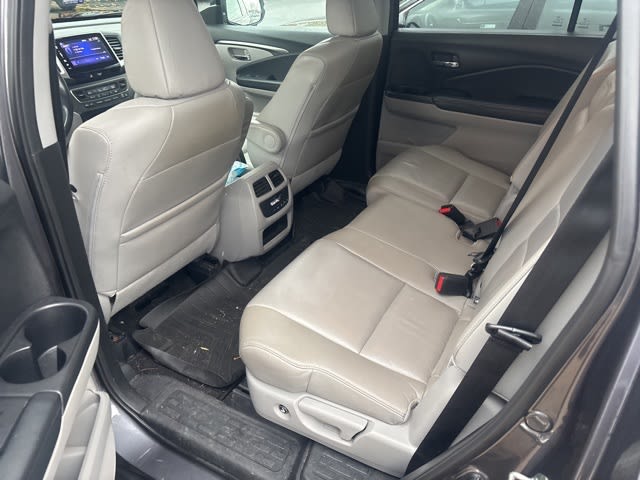 Thumbnail: 2017 Honda Pilot - 7