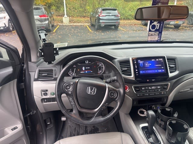 Thumbnail: 2017 Honda Pilot - 2