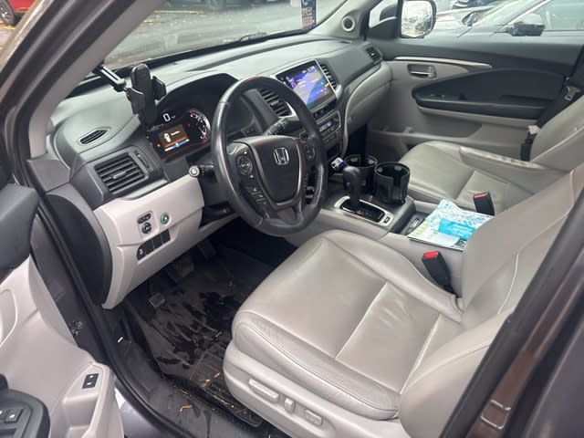 Thumbnail: 2017 Honda Pilot - 6