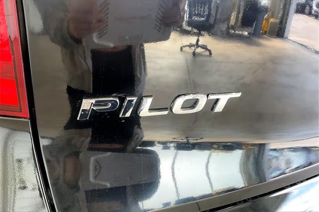 Thumbnail: 2016 Honda Pilot - 35