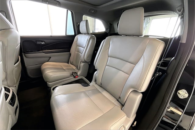 Thumbnail: 2016 Honda Pilot - 21