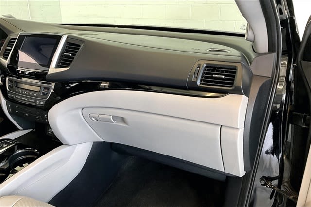 Thumbnail: 2016 Honda Pilot - 24