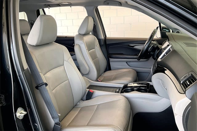 Thumbnail: 2016 Honda Pilot - 12