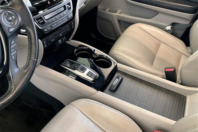 Thumbnail: 2016 Honda Pilot - 16