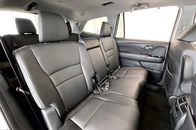 2022 Honda Pilot SE 25