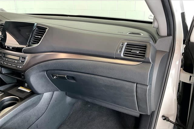 2022 Honda Pilot SE 24