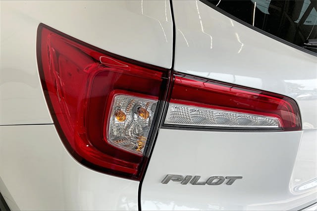 2022 Honda Pilot SE 32