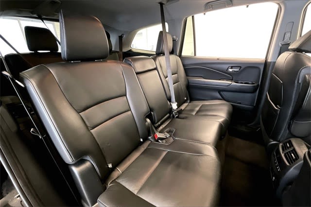 Thumbnail: 2019 Honda Pilot - 25