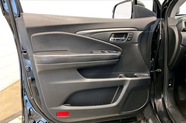 Thumbnail: 2019 Honda Pilot - 29