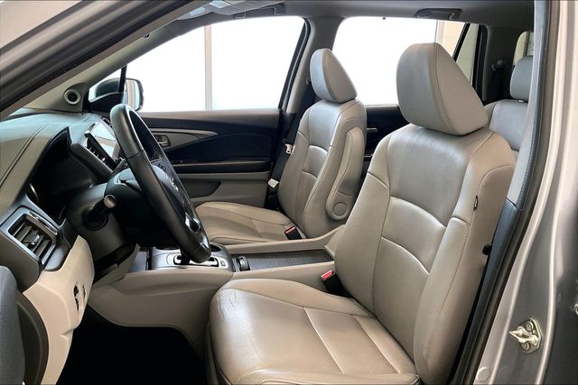 Thumbnail: 2019 Honda Pilot - 11