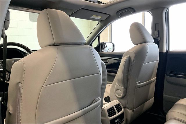 Thumbnail: 2019 Honda Pilot - 12