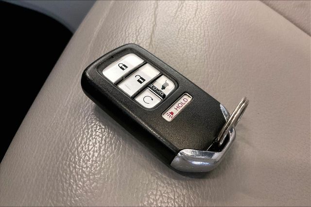 Thumbnail: 2019 Honda Pilot - 19
