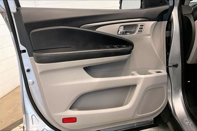 Thumbnail: 2019 Honda Pilot - 29