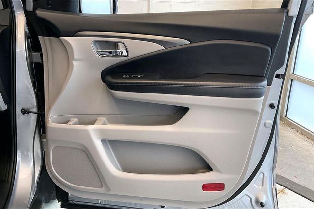 Thumbnail: 2019 Honda Pilot - 30