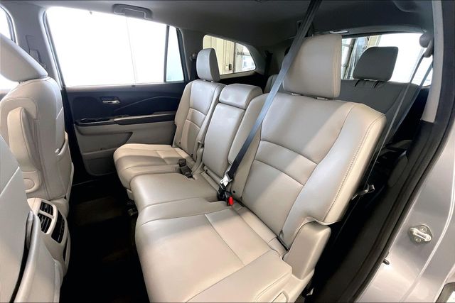 Thumbnail: 2019 Honda Pilot - 13