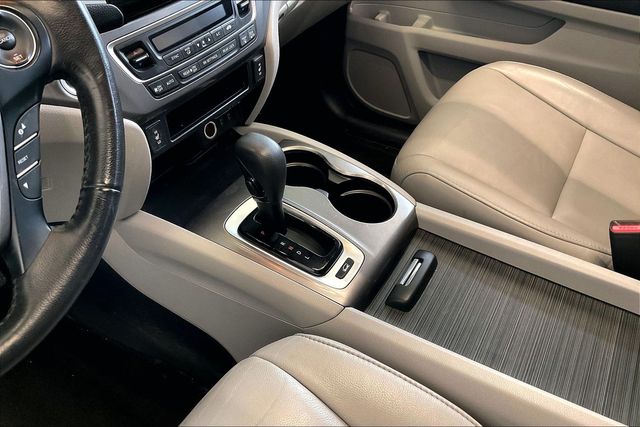 Thumbnail: 2018 Honda Pilot - 16