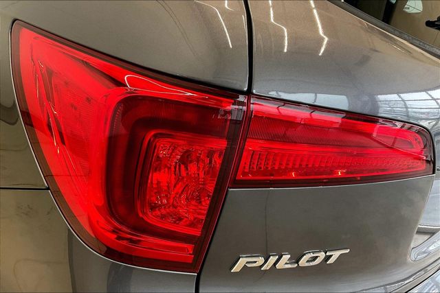 Thumbnail: 2018 Honda Pilot - 32