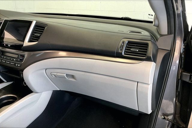 Thumbnail: 2018 Honda Pilot - 24