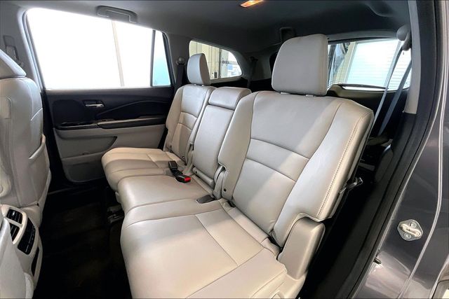 Thumbnail: 2018 Honda Pilot - 13