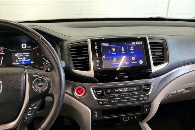 Thumbnail: 2018 Honda Pilot - 15