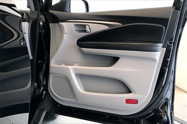 Thumbnail: 2018 Honda Pilot - 27
