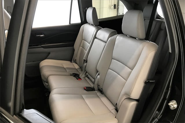 Thumbnail: 2018 Honda Pilot - 12