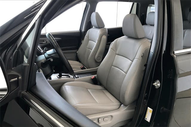 Thumbnail: 2018 Honda Pilot - 11