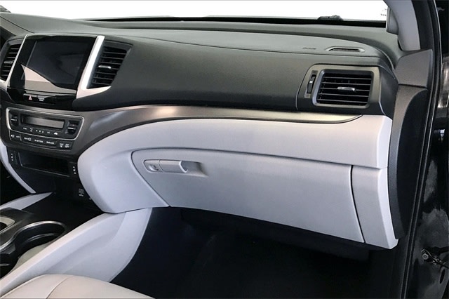 Thumbnail: 2018 Honda Pilot - 21
