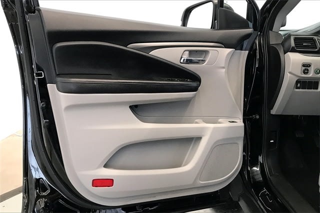 Thumbnail: 2018 Honda Pilot - 26