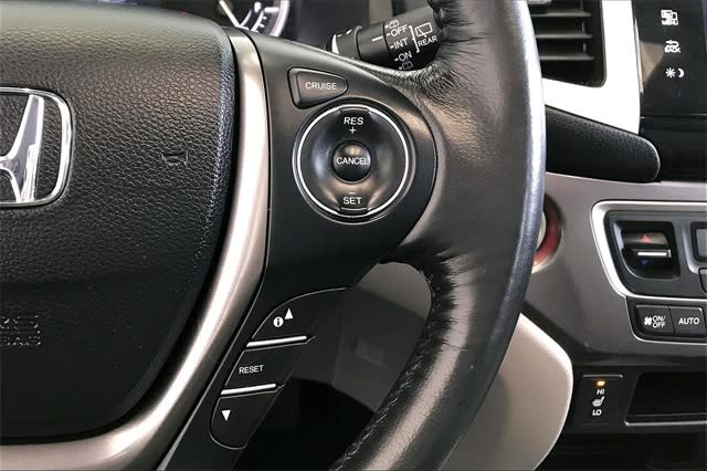 Thumbnail: 2018 Honda Pilot - 24