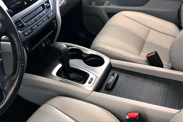Thumbnail: 2018 Honda Pilot - 15