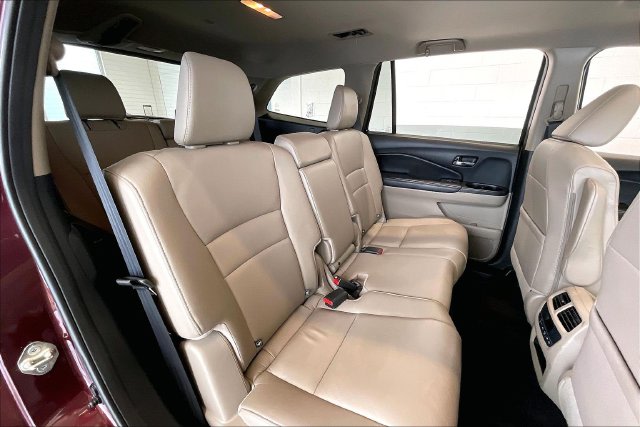 Thumbnail: 2017 Honda Pilot - 25
