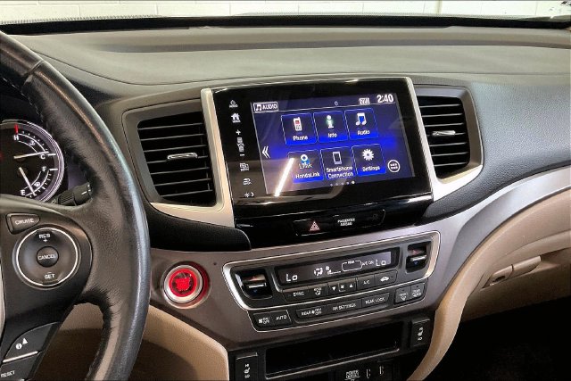 Thumbnail: 2017 Honda Pilot - 15