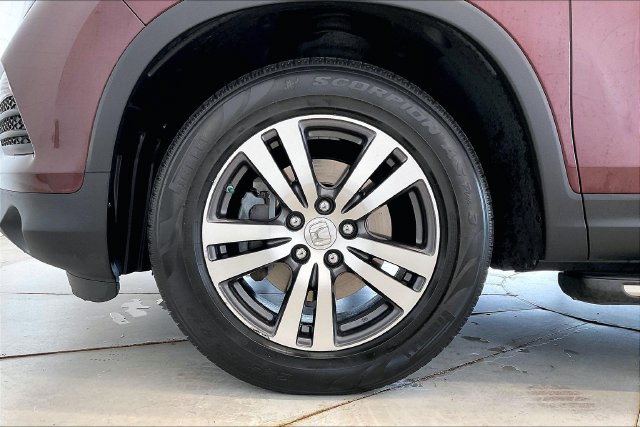 Thumbnail: 2017 Honda Pilot - 8